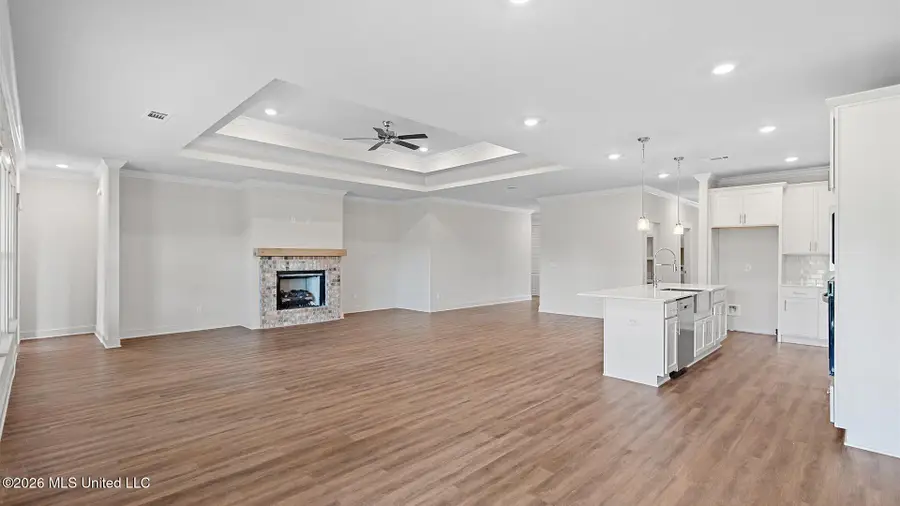 321 Castlewood Circle, Canton, MS 39046 - #2
