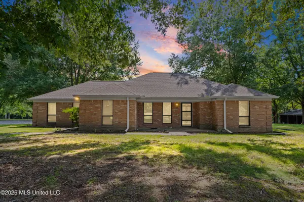 11255 Whispering Pines Drive, Olive Branch, MS 38654