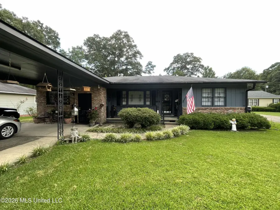 1172 W 20th Street, Laurel, MS 39440 - #2