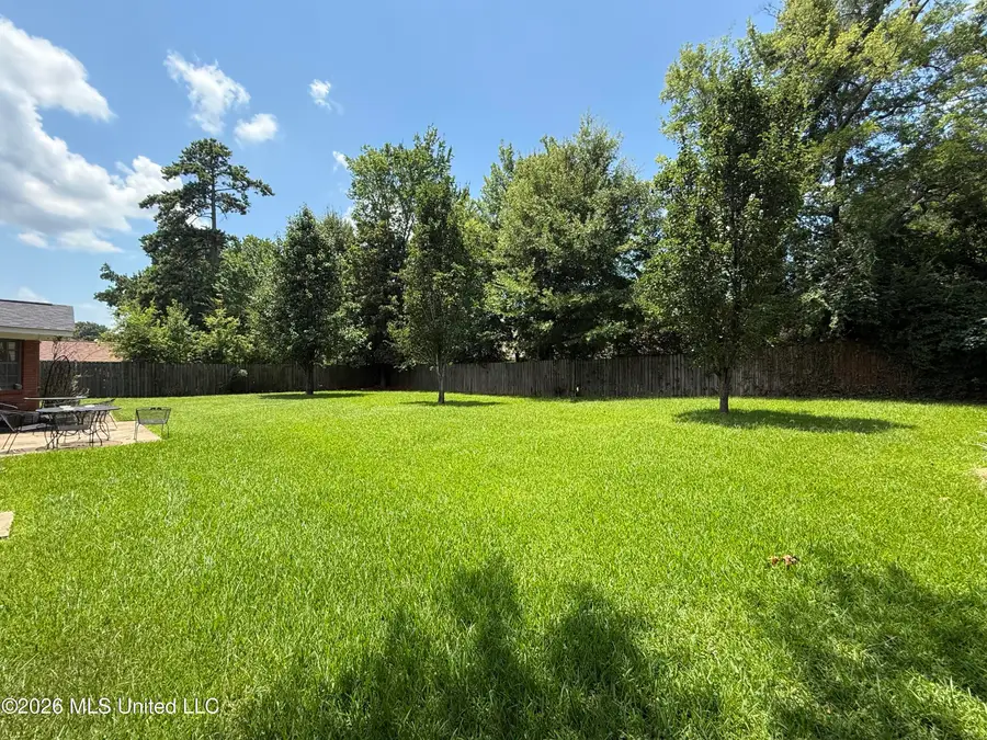 1842 Lake Trace Drive, Jackson, MS 39211 - #2