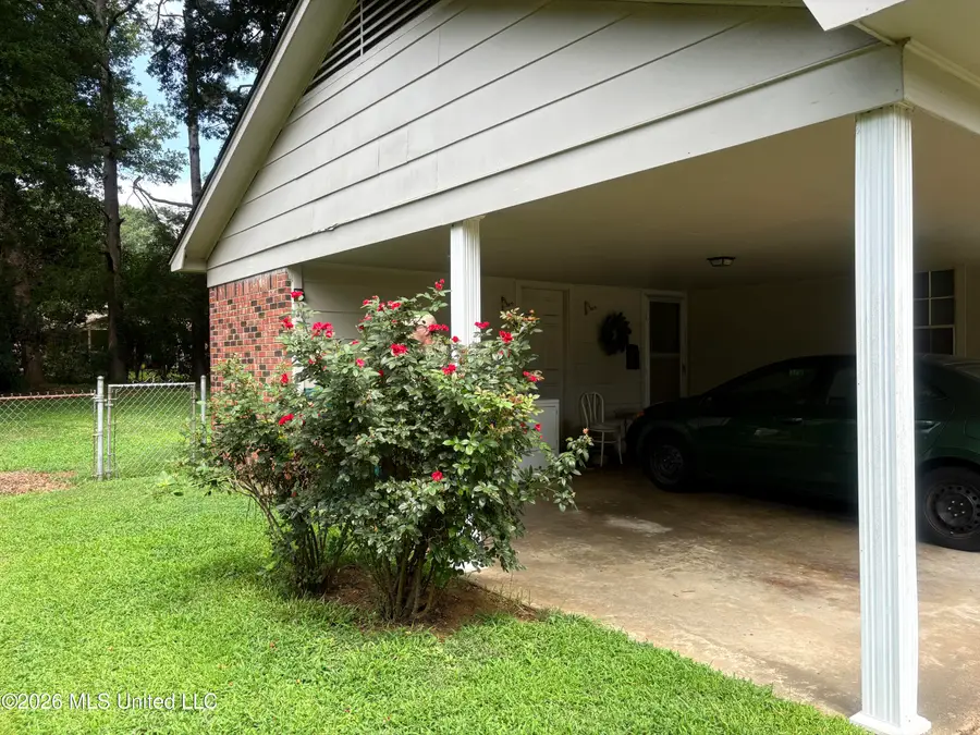 212 Heard Street, Senatobia, MS 38668 - #3