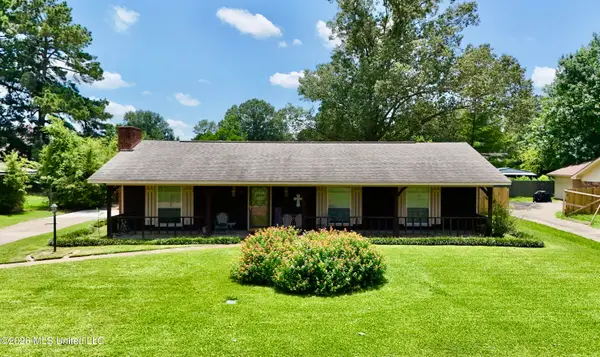 720 Black Oak Circle, Pearl, MS 39208