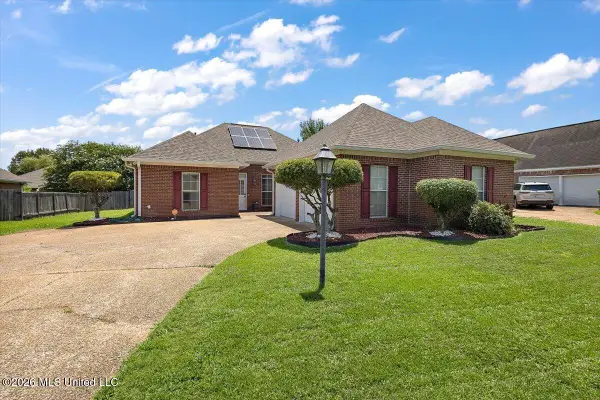 109 Navajo Circle, Clinton, MS 39056