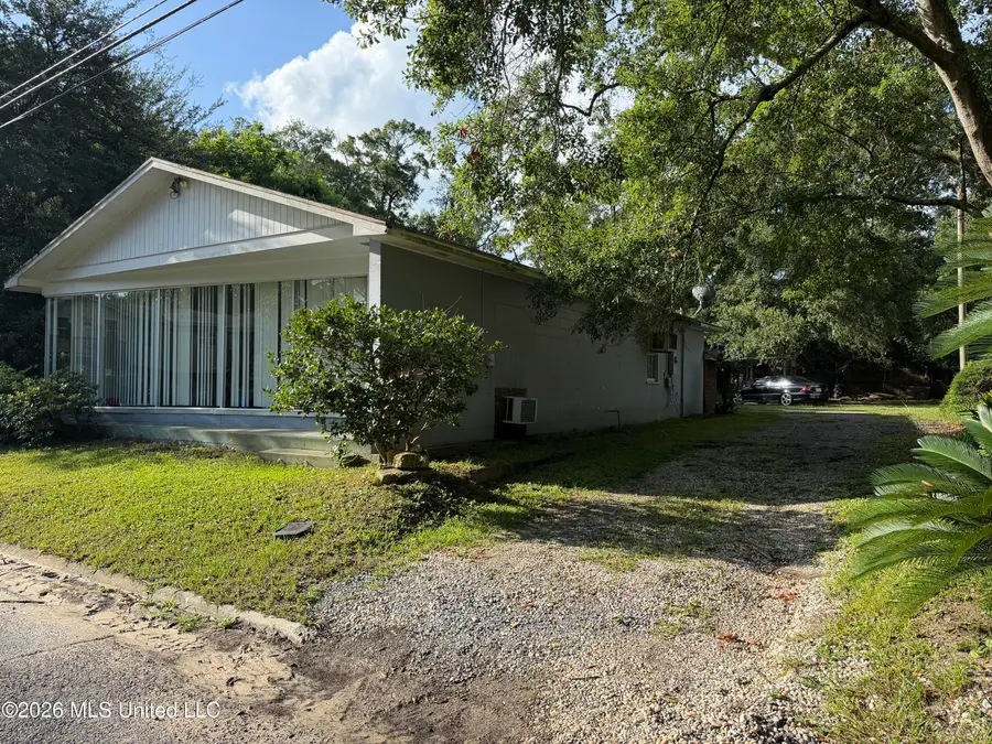 1310 Polk Avenue, Pascagoula, MS 39567 - #2