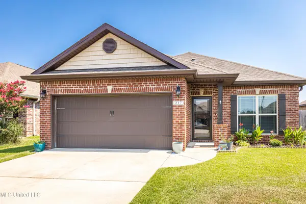 217 Sandy Drive, Ocean Springs, MS 39564