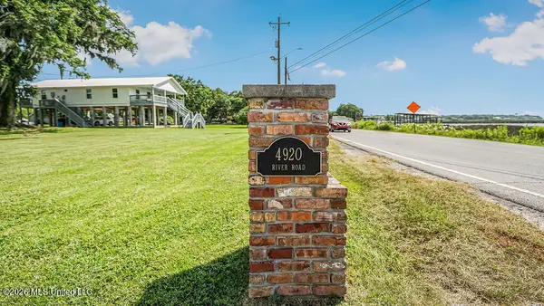 4920 River Road, Pascagoula, MS 39567