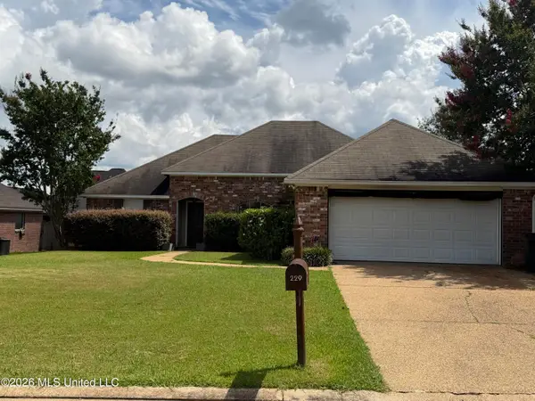 229 Camelot Way, Brandon, MS 39047