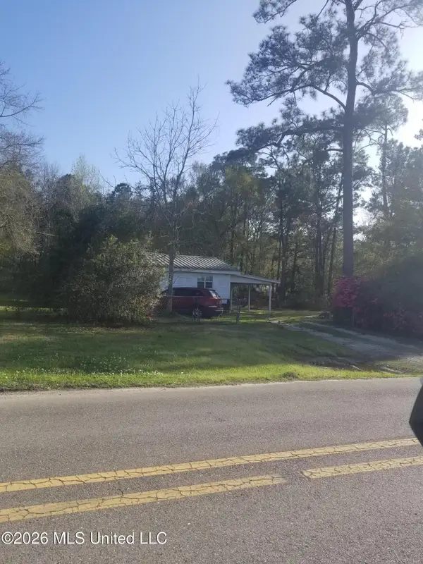 4215 W Gay Road, D'Iberville, MS 39540