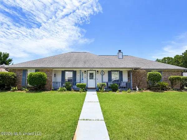 6625 Oakbrook Drive, Ocean Springs, MS 39564