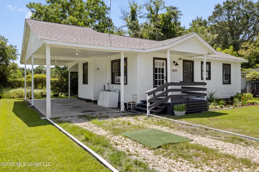 1304 Mantou Street, Pascagoula, MS 39567 - #3