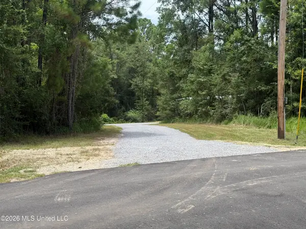 5622 Hoda Road, Kiln, MS 39556