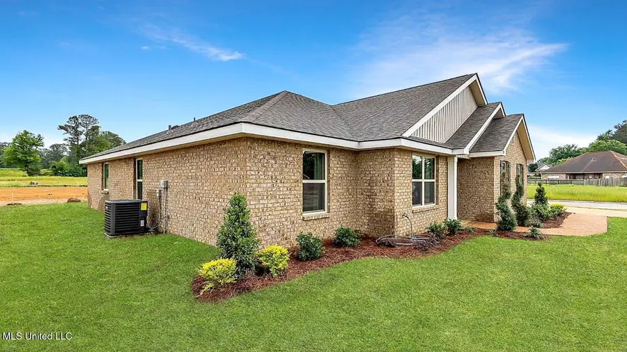 284 Raulston Drive, Byram, MS 39272 - #2