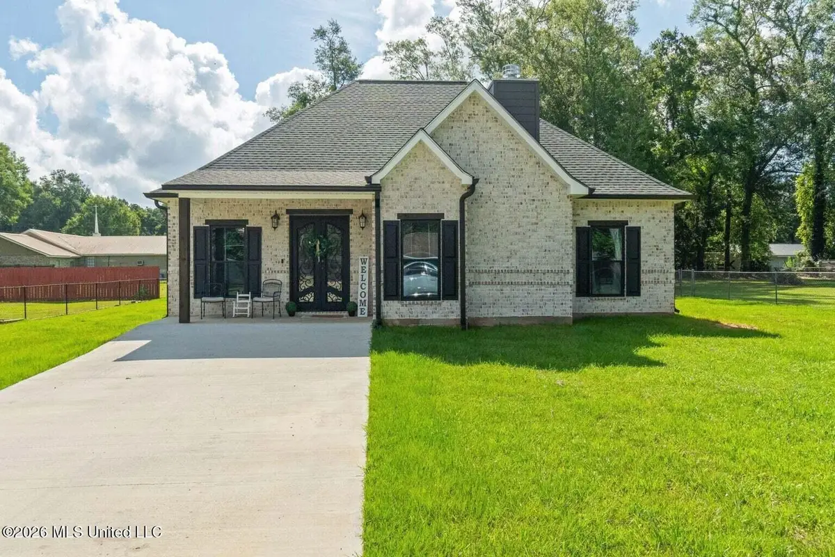 207 S Jackson Avenue, Picayune, MS 39466 - #1