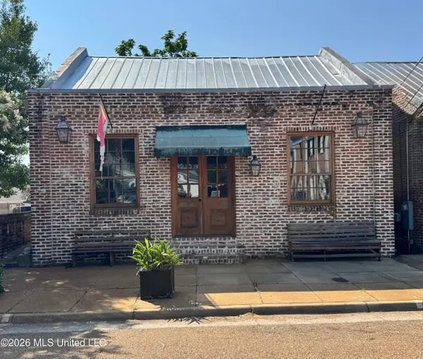 207 S Commerce Street, Natchez, MS 39120