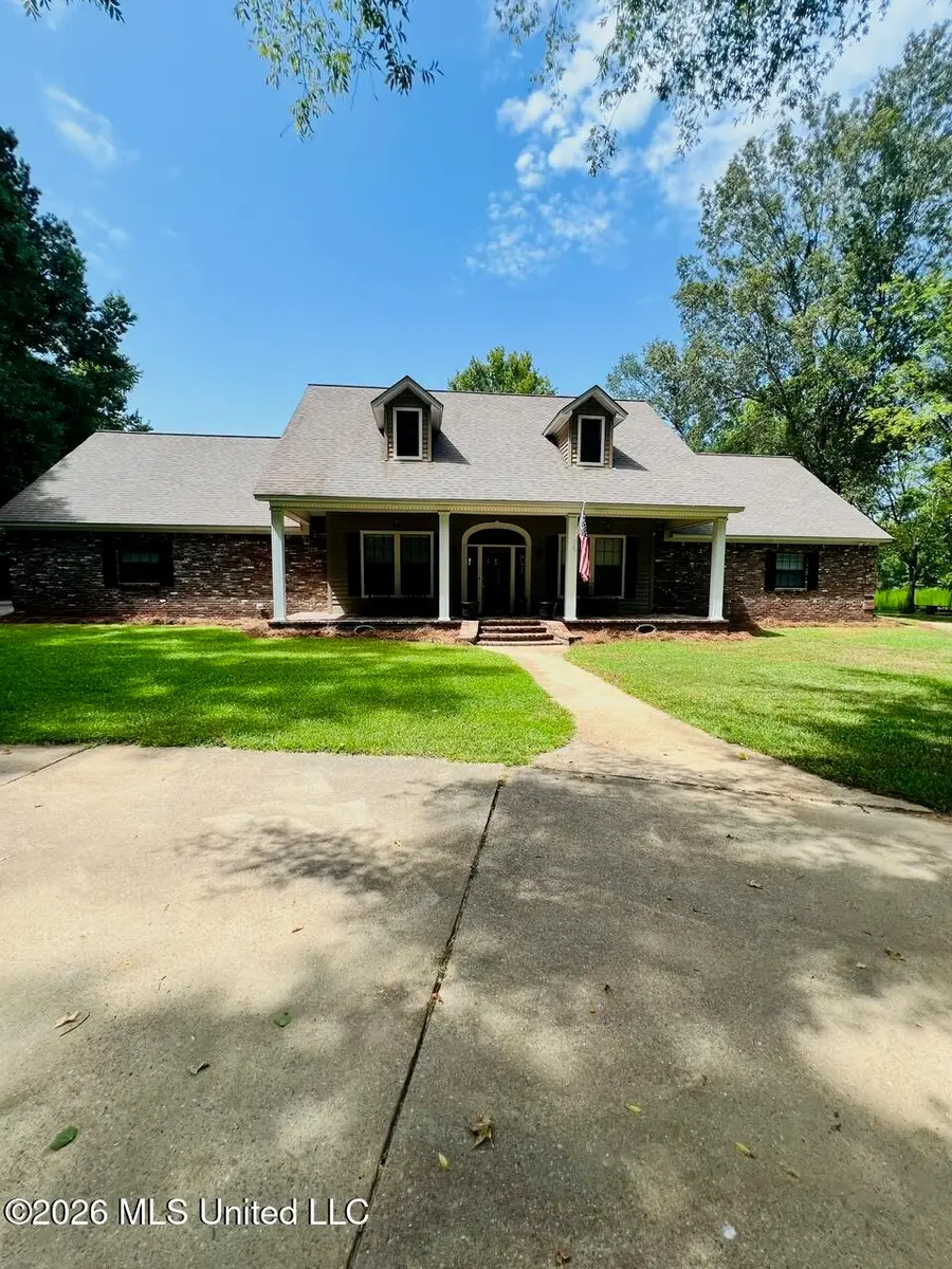 537 N Springlake Circle, Terry, MS 39170 - #2