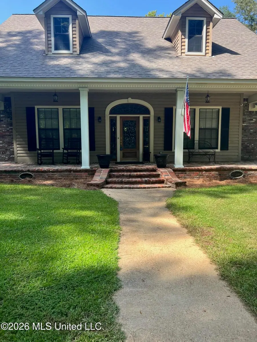 537 N Springlake Circle, Terry, MS 39170 - #3