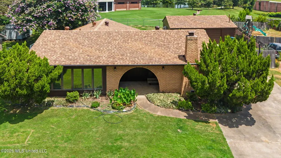 768 N Farmington Drive, Southaven, MS 38671 - #2