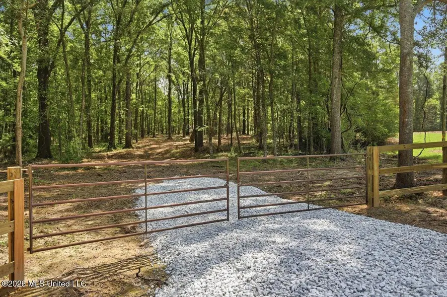 042 Potluck Road, Canton, MS 39046 - #3