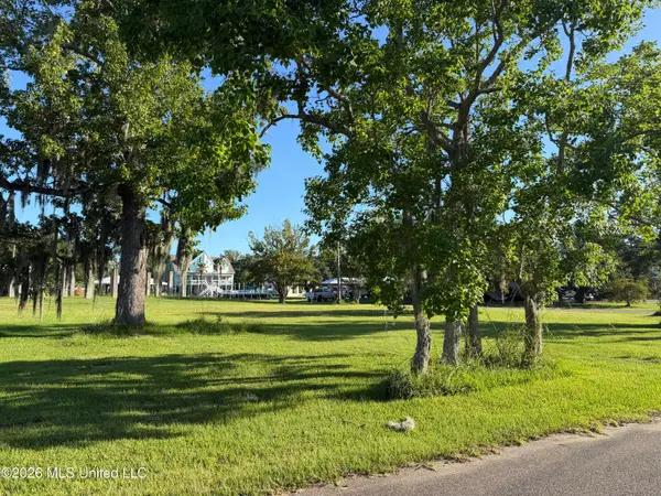 10058 E Shorecrest Road, Biloxi, MS 39532