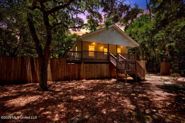 583 Henderson Avenue, Pass Christian, MS 39571