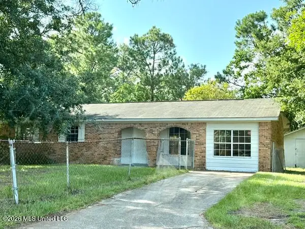 2008 E Clemson Circle, Gautier, MS 39553