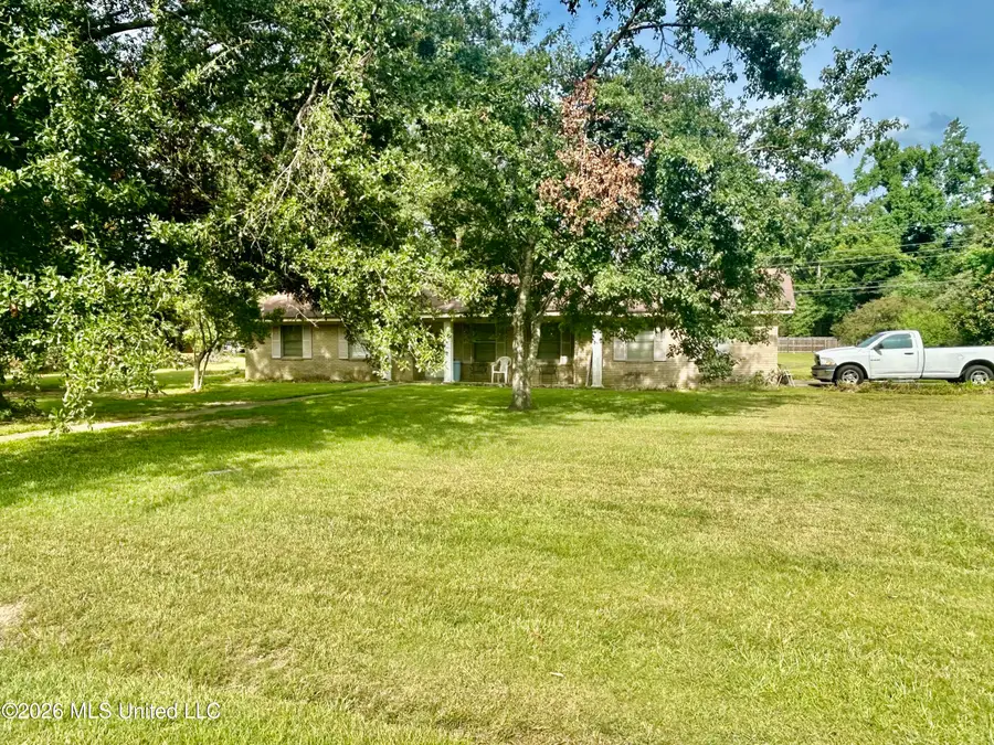 27 Sunset Circle, Greenwood, MS 38930 - #3