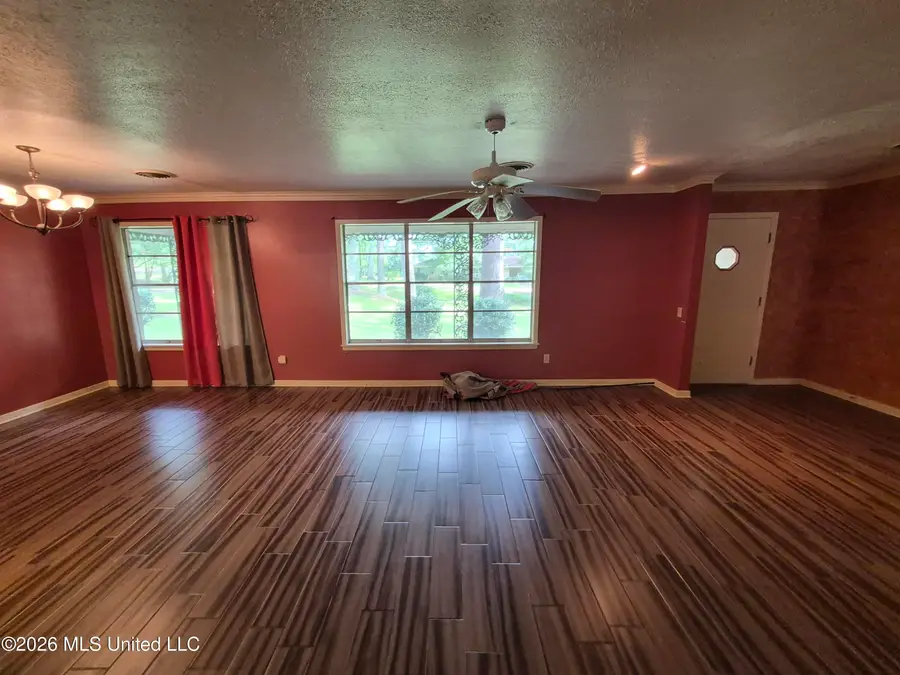 135 7th Avenue, Morton, MS 39117 - #2