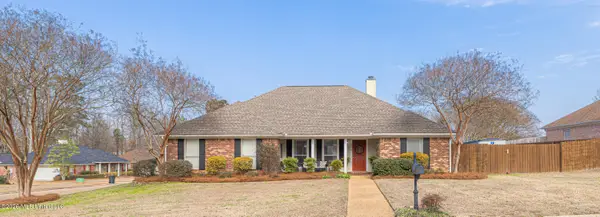 2013 S Cobblestone Cove, Brandon, MS 39042