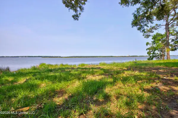 Causeway Drive, Biloxi, MS 39532