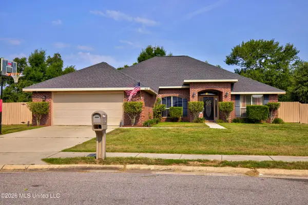 160 Saltmeadow Circle, Ocean Springs, MS 39564