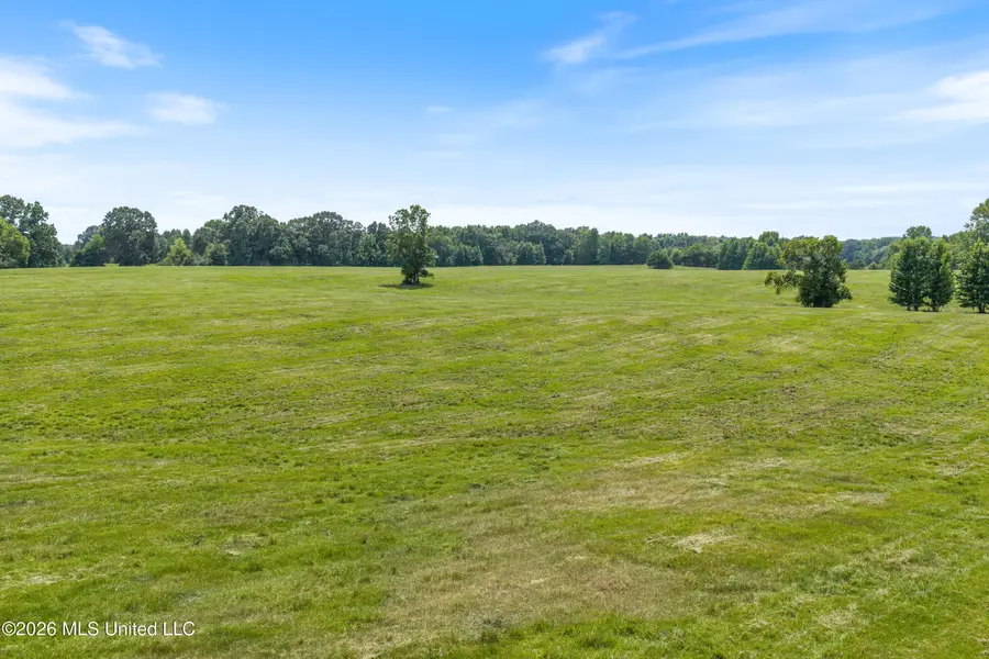 1000 Woolfolk Road, Senatobia, MS 38668 - #2