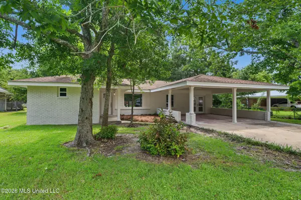 273 Holcomb Boulevard, Ocean Springs, MS 39564