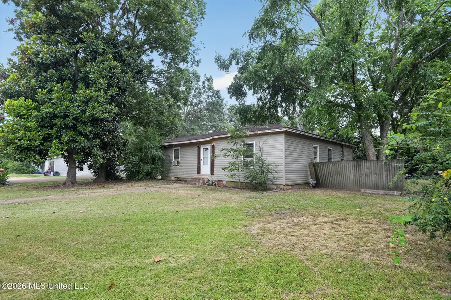233 Hays Street, Batesville, MS 38606 - #2