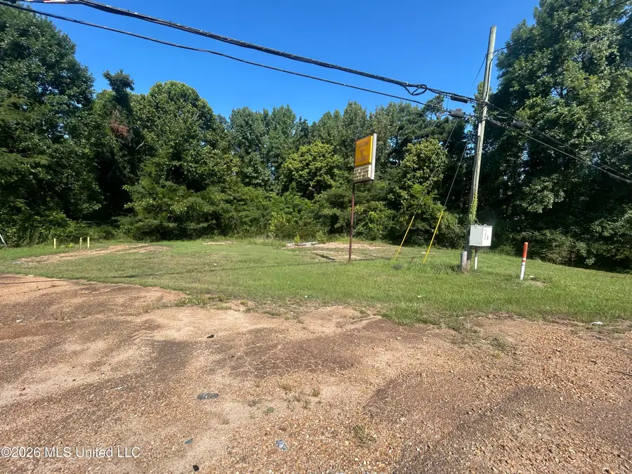 900 S Applegate Street, Winona, MS 38967 - #3