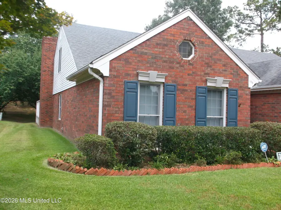108 Woodland Ridge Drive, McComb, MS 39648 - #2