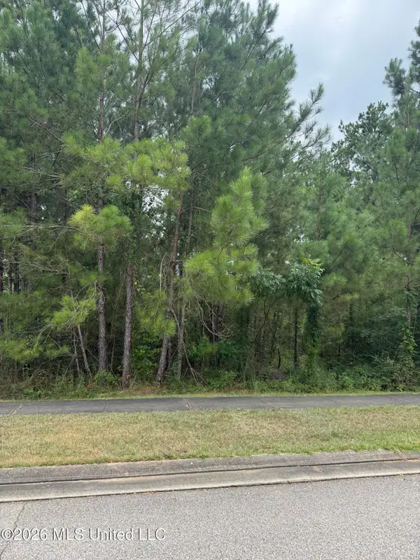 42 South Of Fields, Hattiesburg, MS 39402