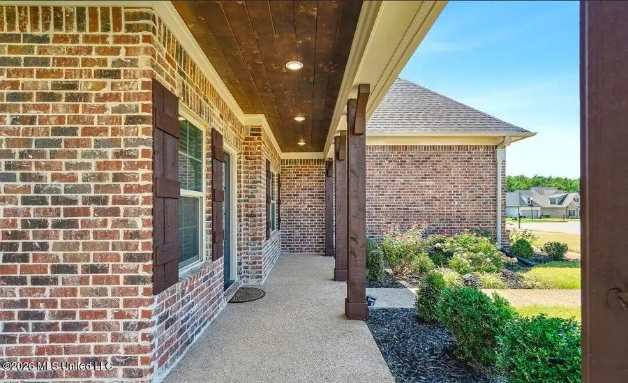 5098 Kensington Creek Drive, Southaven, MS 38672 - #2