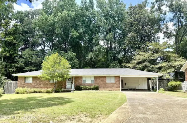 30 Oakhurst Drive, Natchez, MS 39120