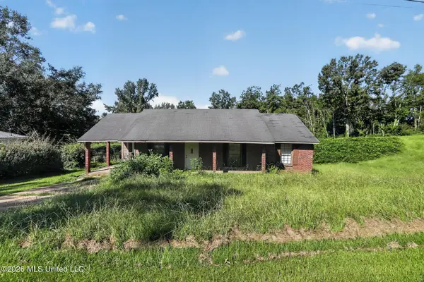 109 Dogwood Heights, Batesville, MS 38606