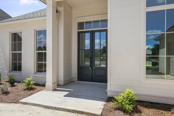 124 Mission Park Drive, Madison, MS 39110