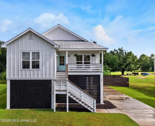 204 Piney Ridge Road, Waveland, MS 39576