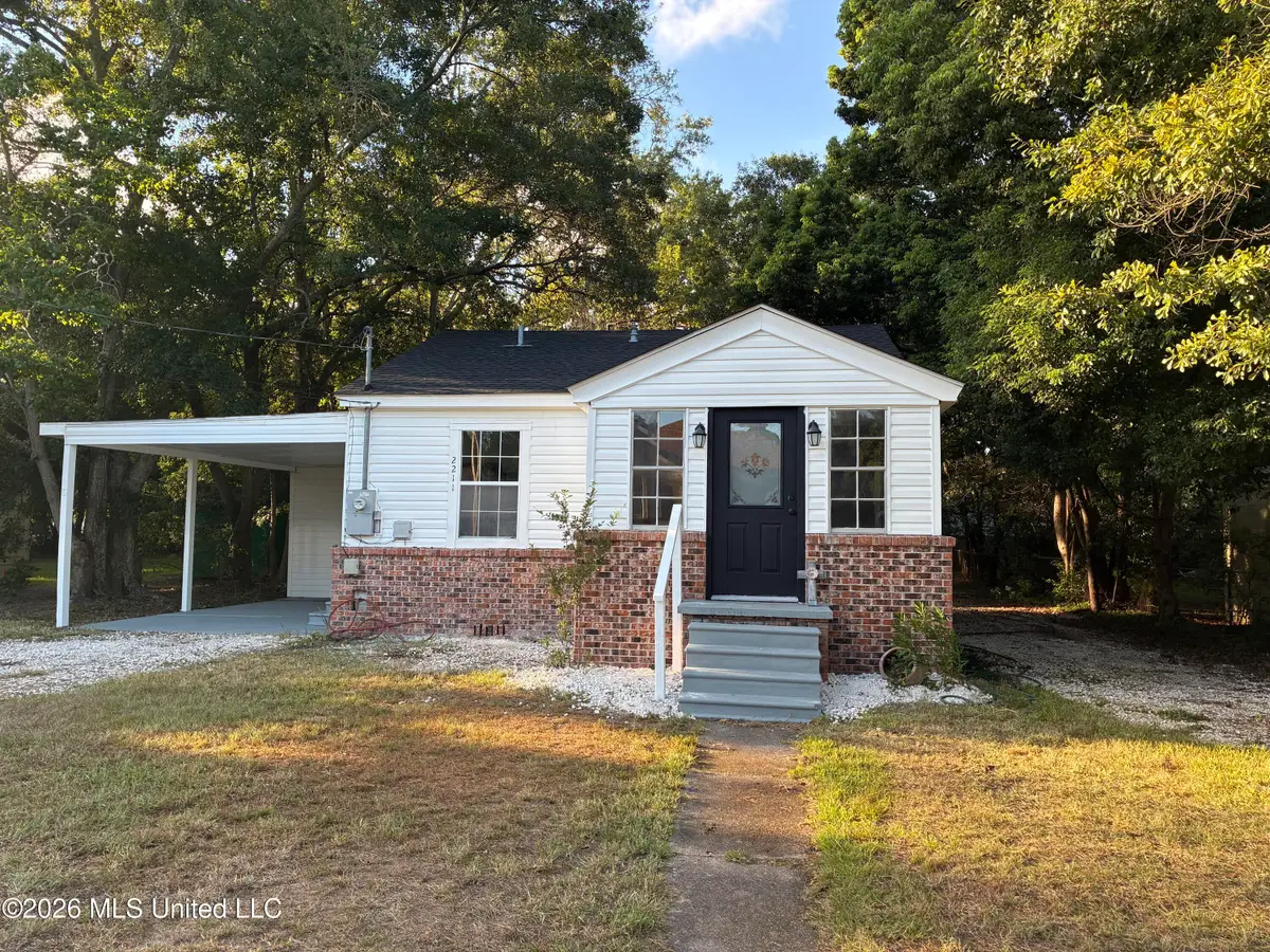 2211 Cleveland Avenue, Pascagoula, MS 39567 - #1