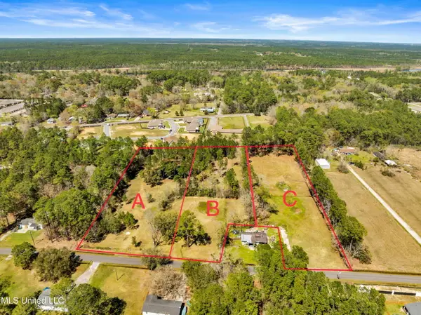 8612 Old Ccc Camp Road, Ocean Springs, MS 39564