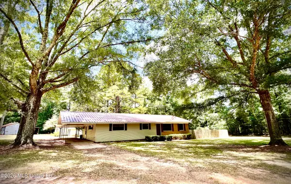978 Butler Rd Se, Smithdale, MS 39664