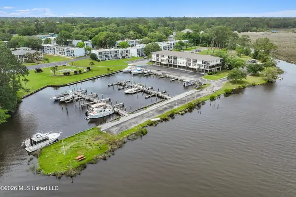 3230 Cumberland Road, Ocean Springs, MS 39564