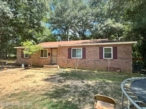 3014 Woodview Drive, Jackson, MS 39212