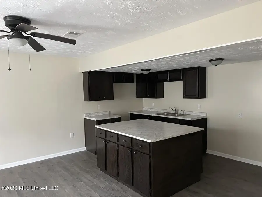 1021 Raymond Rd Road, Jackson, MS 39204 - #2