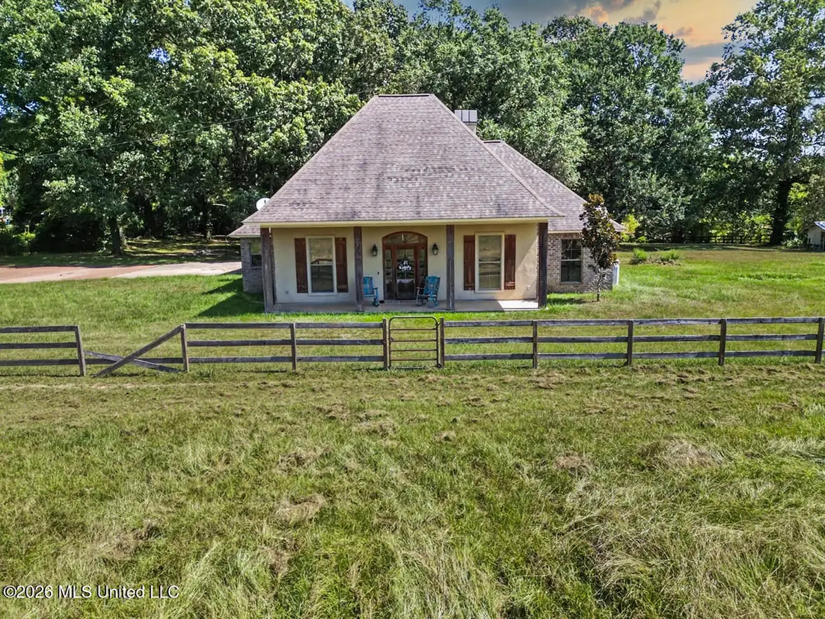 19 Sara Lane, Natchez, MS 39120 - #1