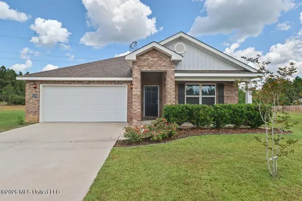 18558 Oak Bay Drive, Biloxi, MS 39532