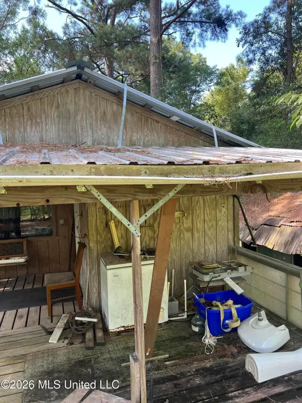 15546 Broadus Road, Saucier, MS 39574